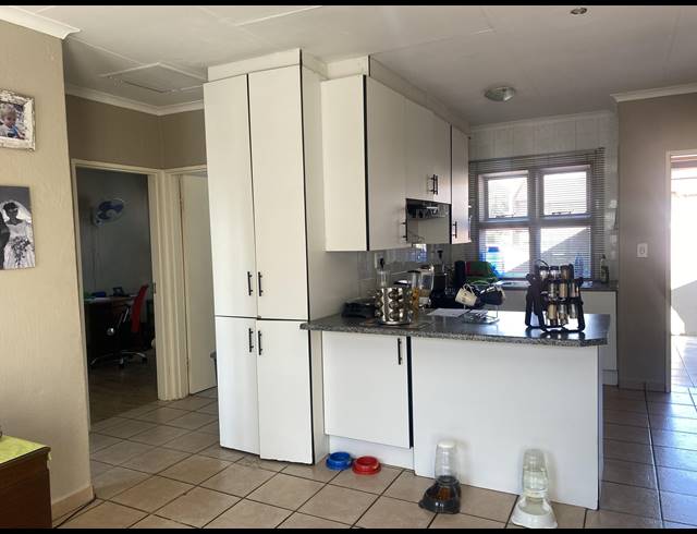 2 BEDROOM TOWNHOUSE FOR SALE IN NEW REDRUTH